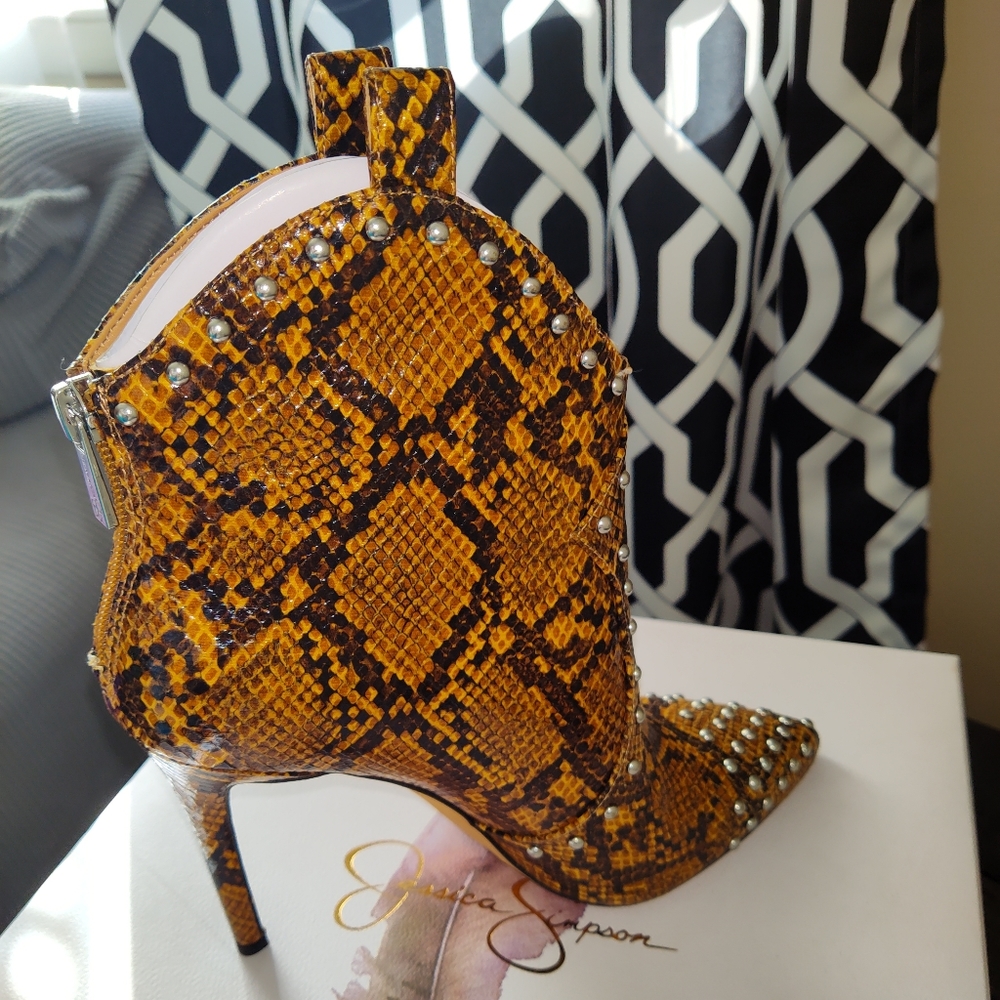 Jessica Simpson snake skin boots size 8 in women